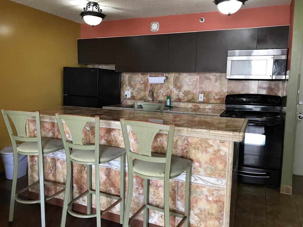 Waikiki Banyan Apartment โฮโนลูลู ภายนอก รูปภาพ